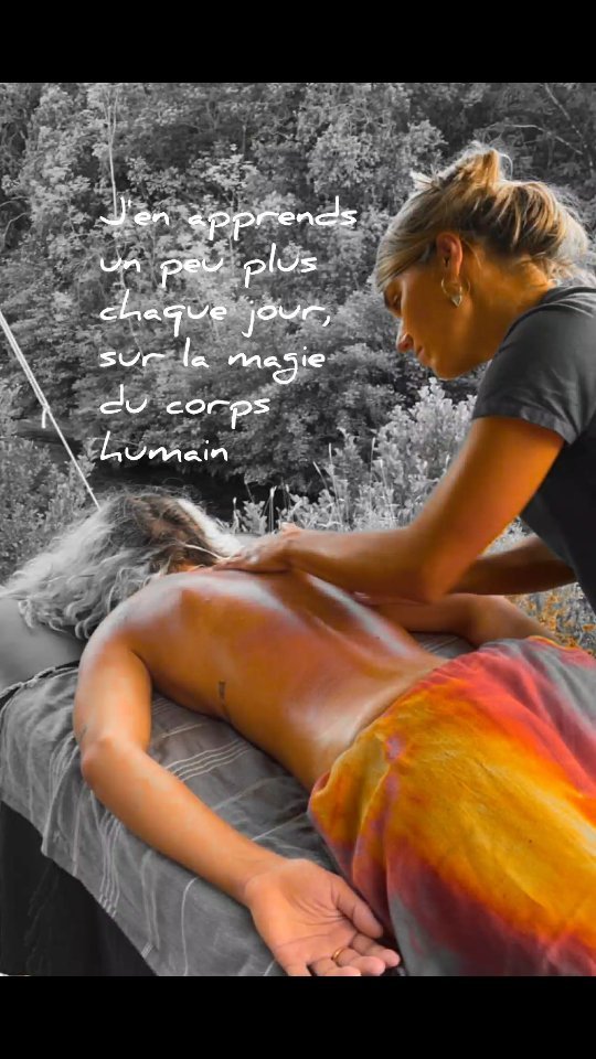 Tim, praticienne chez Nepitaya Massage, pendant une séance